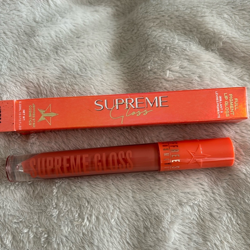 Jeffree Star surpreme gloss.